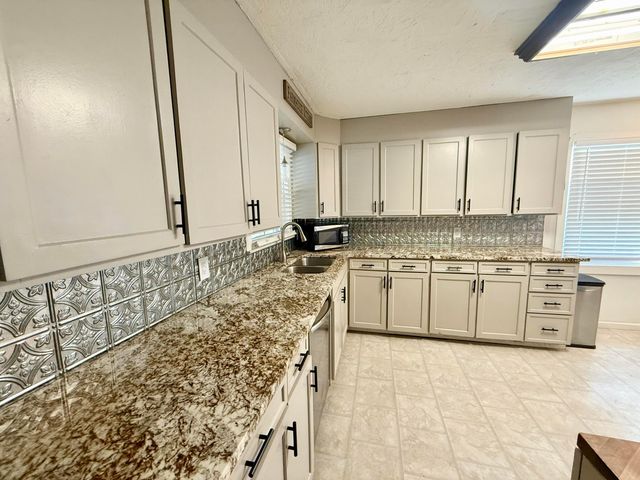 9 Rose Avenue, Mount Vernon, OH 43050