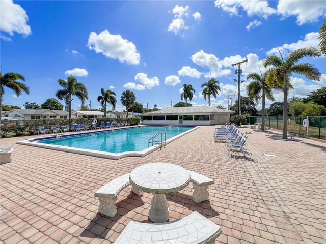 4560 NW 17th Terrace, Tamarac, FL 33309