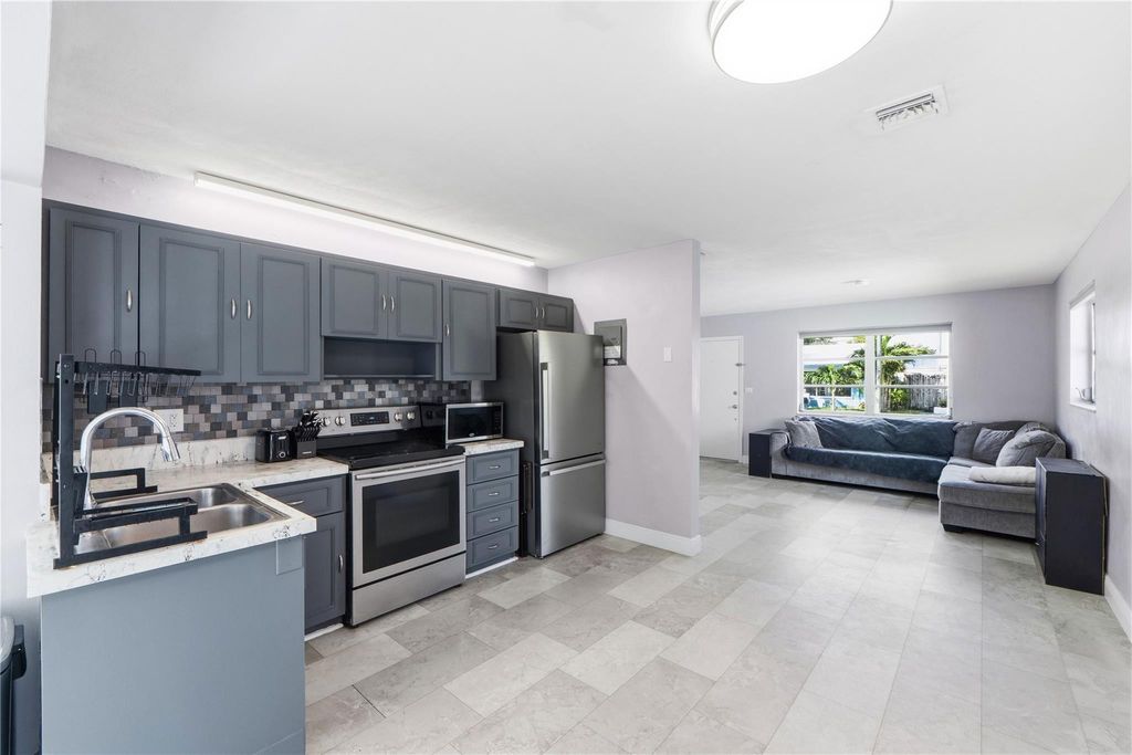 4560 NW 17th Terrace, Tamarac, FL 33309