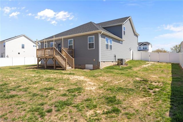 1355 Ouray Drive, Kernersville, NC 27284