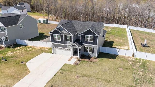 1355 Ouray Drive, Kernersville, NC 27284
