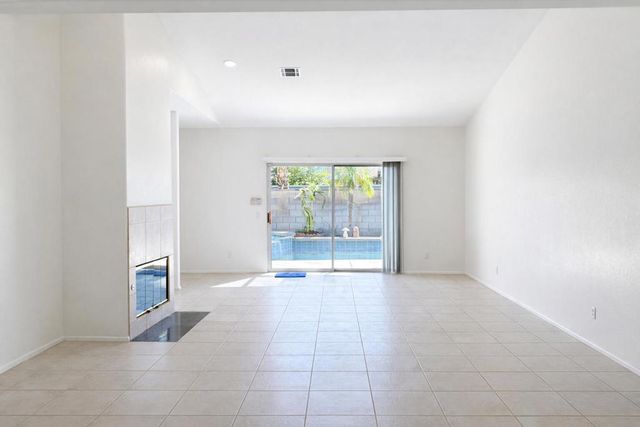 78715 Naples Drive, La Quinta, CA 92253