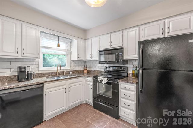 3538 Colony Crossing Drive, Charlotte, NC 28226