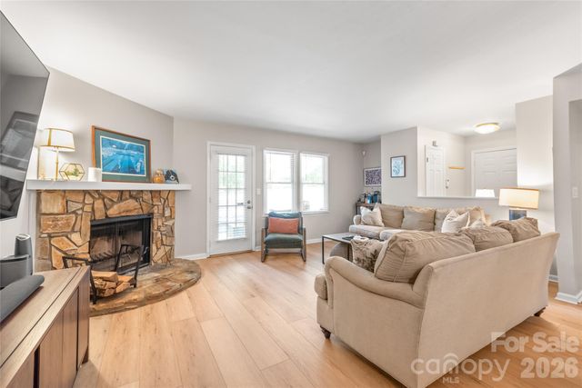 3538 Colony Crossing Drive, Charlotte, NC 28226
