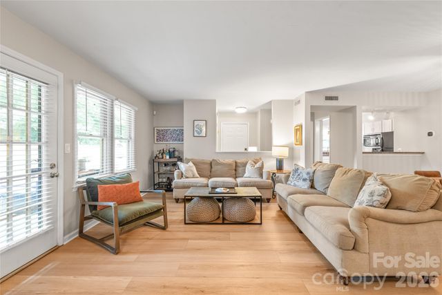 3538 Colony Crossing Drive, Charlotte, NC 28226