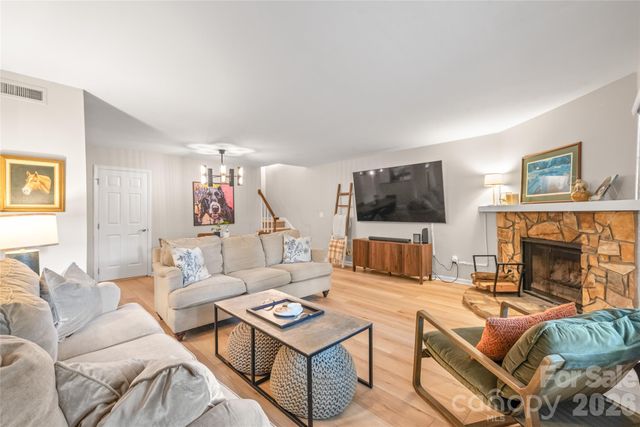 3538 Colony Crossing Drive, Charlotte, NC 28226