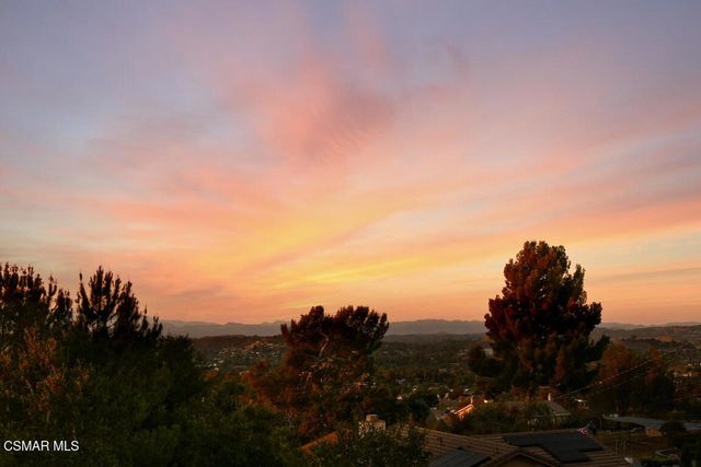 376 S Ventu Park Road, Newbury Park, CA 91320