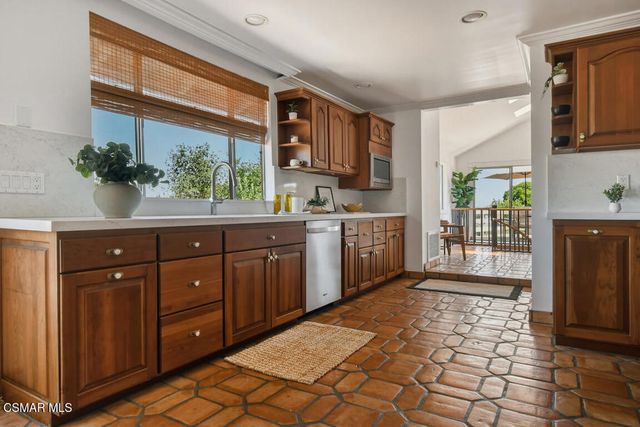376 S Ventu Park Road, Newbury Park, CA 91320