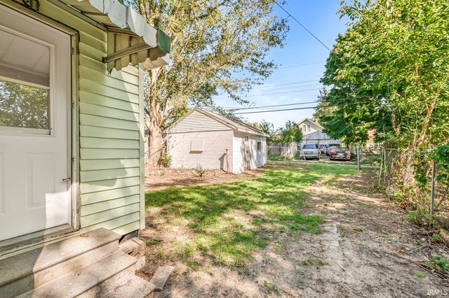 734 S 33rd Street, South Bend, IN 46615