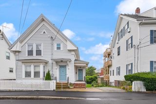 34 Cleveland St, Gloucester, MA 01930