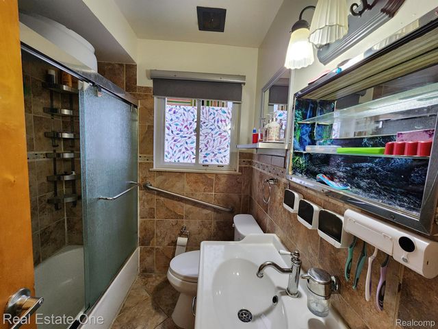 14203 BARCLAY Street, Dearborn, MI 48126