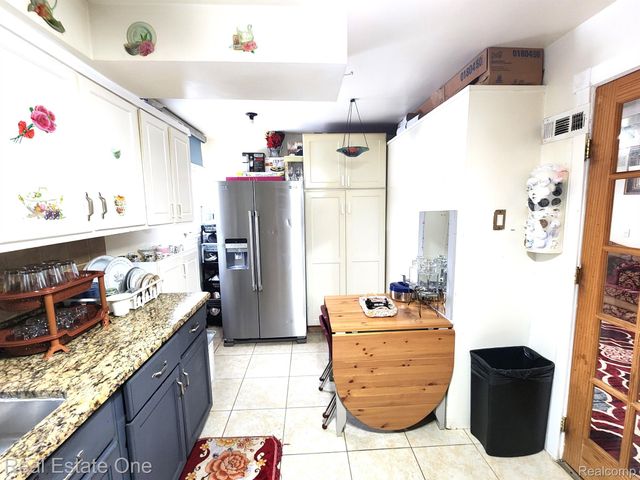 14203 BARCLAY Street, Dearborn, MI 48126