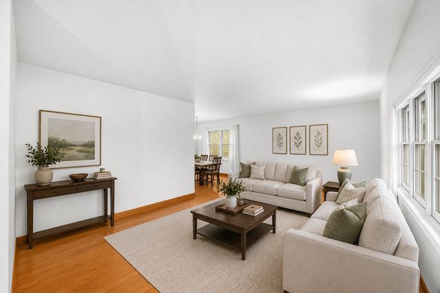 308 Chesapeake Lane, Bloomingdale, IL 60108