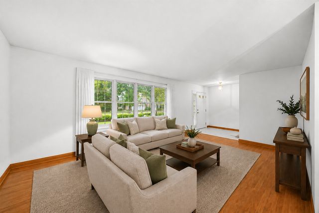 308 Chesapeake Lane, Bloomingdale, IL 60108