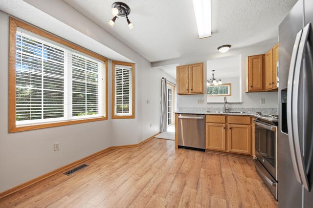 17700 41st Avenue N 80, Plymouth, MN 55446