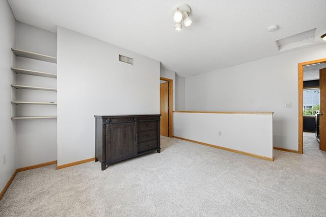 17700 41st Avenue N 80, Plymouth, MN 55446