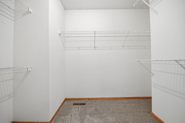 17700 41st Avenue N 80, Plymouth, MN 55446