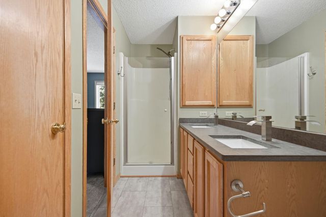 17700 41st Avenue N 80, Plymouth, MN 55446