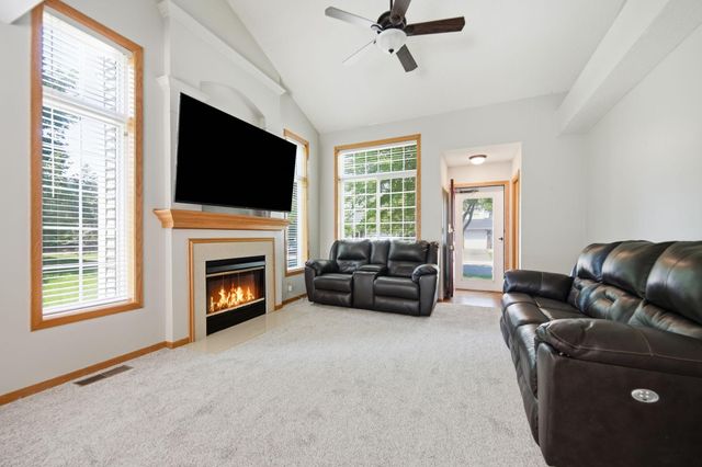 17700 41st Avenue N 80, Plymouth, MN 55446