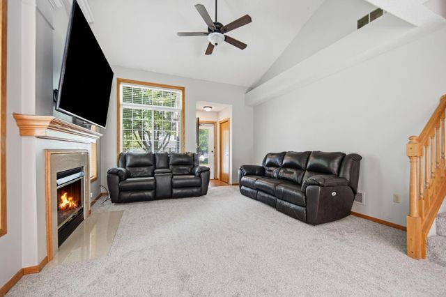 17700 41st Avenue N 80, Plymouth, MN 55446