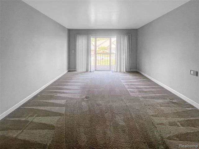 37547 Legends Trail Drive, Farmington, MI 48331