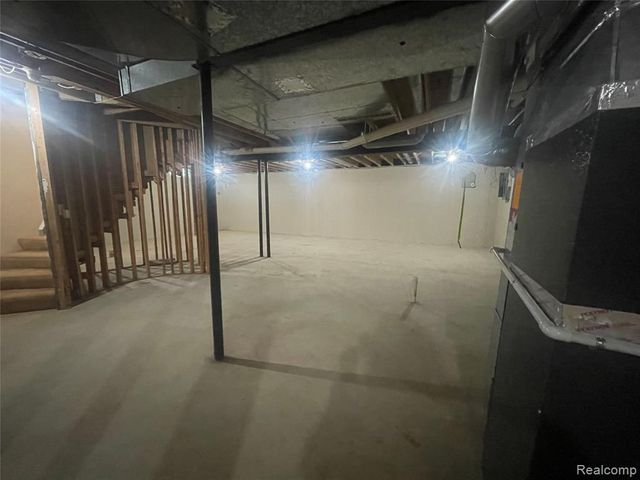 37547 Legends Trail Drive, Farmington, MI 48331