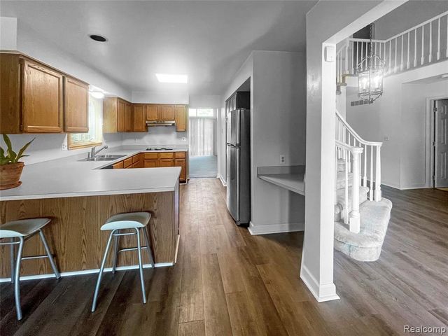37547 Legends Trail Drive, Farmington, MI 48331