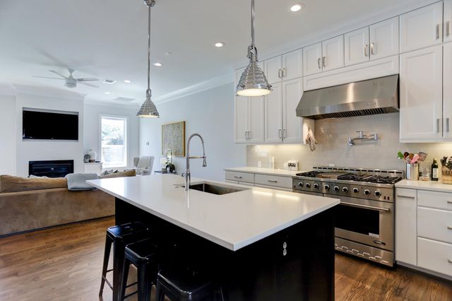 1632 Potomac Drive, Houston, TX 77057