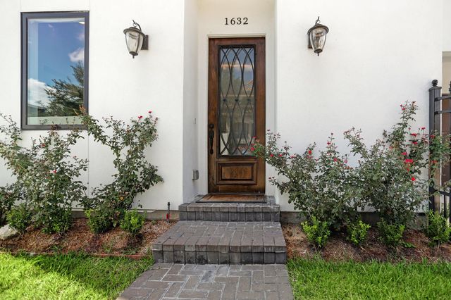 1632 Potomac Drive, Houston, TX 77057