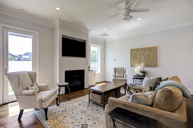 1632 Potomac Drive, Houston, TX 77057