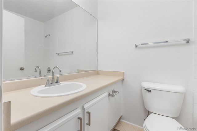 18930 E Warren Circle D205, Aurora, CO 80013