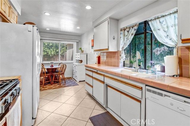 23106 Baltar, West Hills (los Angeles), CA 91304