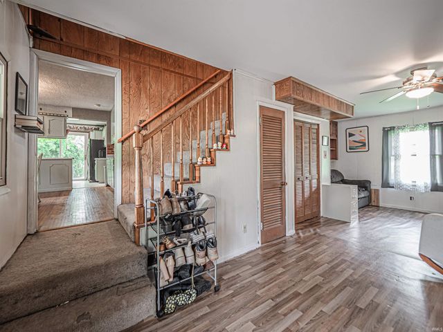 210 S East Street, Oakland City, IN 47660