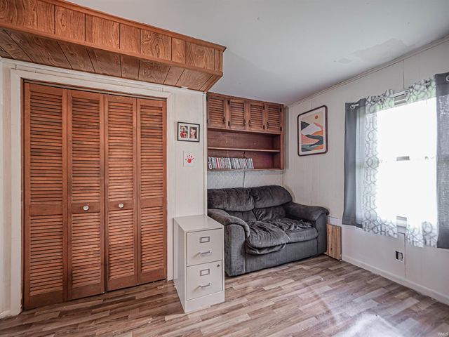 210 S East Street, Oakland City, IN 47660