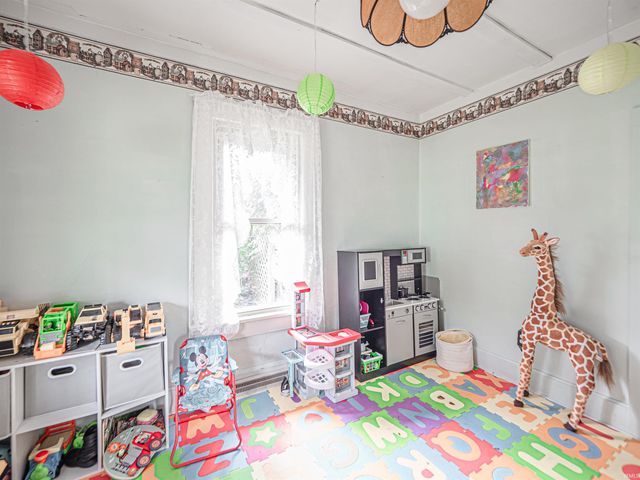 210 S East Street, Oakland City, IN 47660