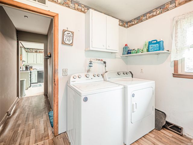 210 S East Street, Oakland City, IN 47660