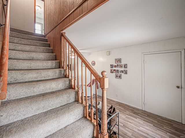 210 S East Street, Oakland City, IN 47660