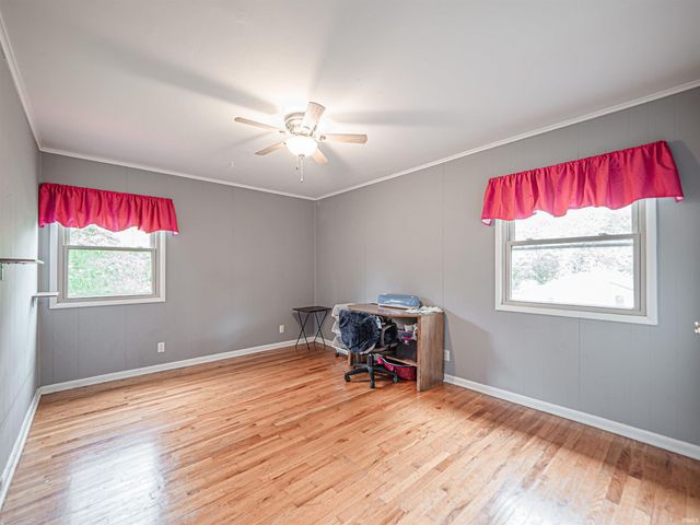 210 S East Street, Oakland City, IN 47660