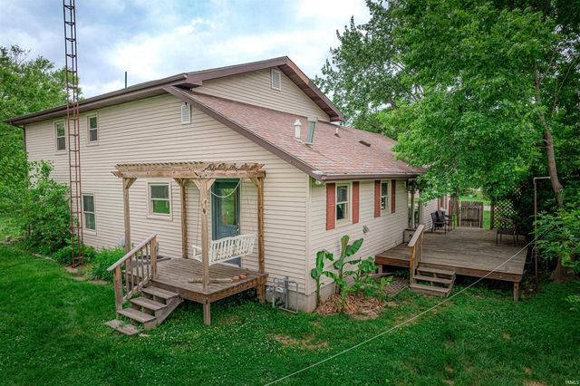 210 S East Street, Oakland City, IN 47660