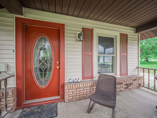 210 S East Street, Oakland City, IN 47660