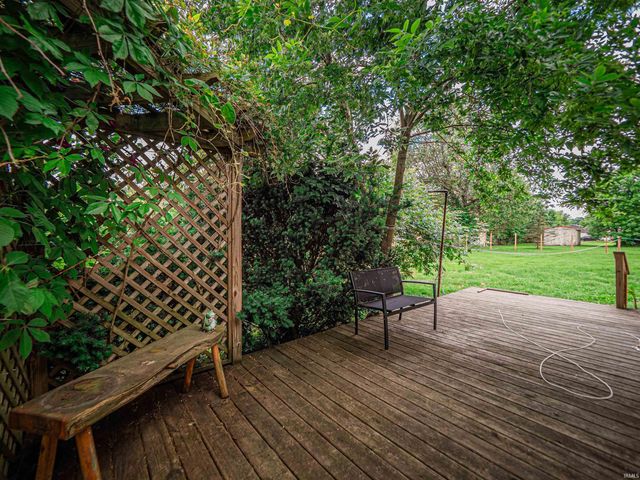 210 S East Street, Oakland City, IN 47660