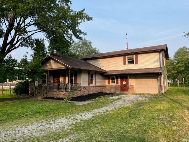 210 S East Street, Oakland City, IN 47660