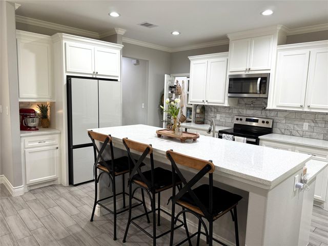 162 County Road 2221, Cleveland, TX 77327