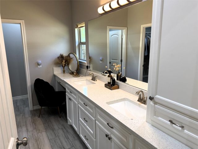 162 County Road 2221, Cleveland, TX 77327