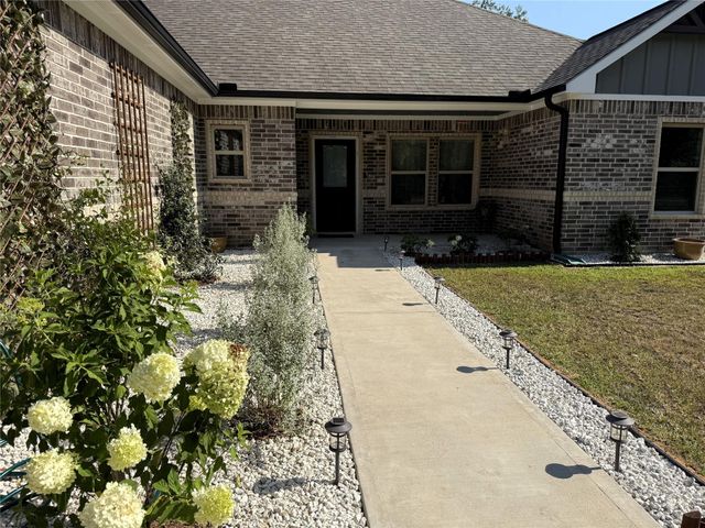 162 County Road 2221, Cleveland, TX 77327