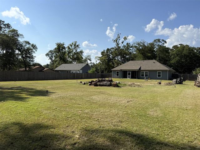 162 County Road 2221, Cleveland, TX 77327