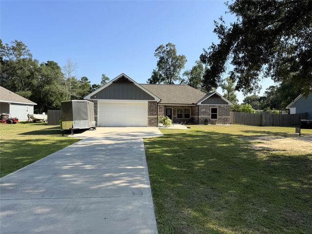 162 County Road 2221, Cleveland, TX 77327