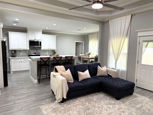 162 County Road 2221, Cleveland, TX 77327