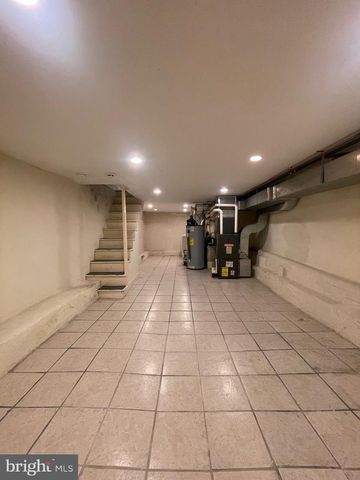 2907 S SYDENHAM ST, Philadelphia, PA 19145