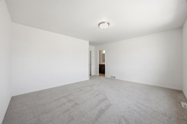 2506 Fulton Loop S, Fargo, ND 58104